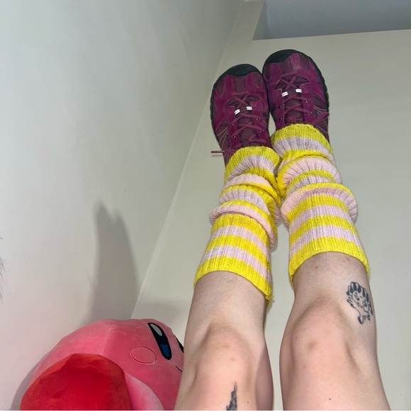 Mauve/dusty dark rose color Keen suede sneakers - Picture 5 of 9